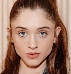 Natalia-Dyer-Husband-Engaged-Parents-Net Worth-Siblings