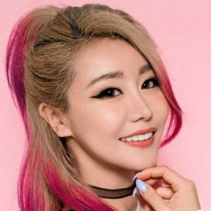 Wengie-Married-Husband-Engaged-Height-Net-Worth