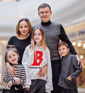 Daneliya-Tuleshova-Parents-Siblings-Religion-Nationality-2020