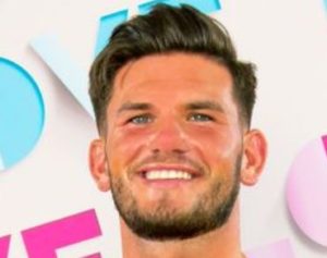 harry-young-wiki-love-island-height-family-age-job